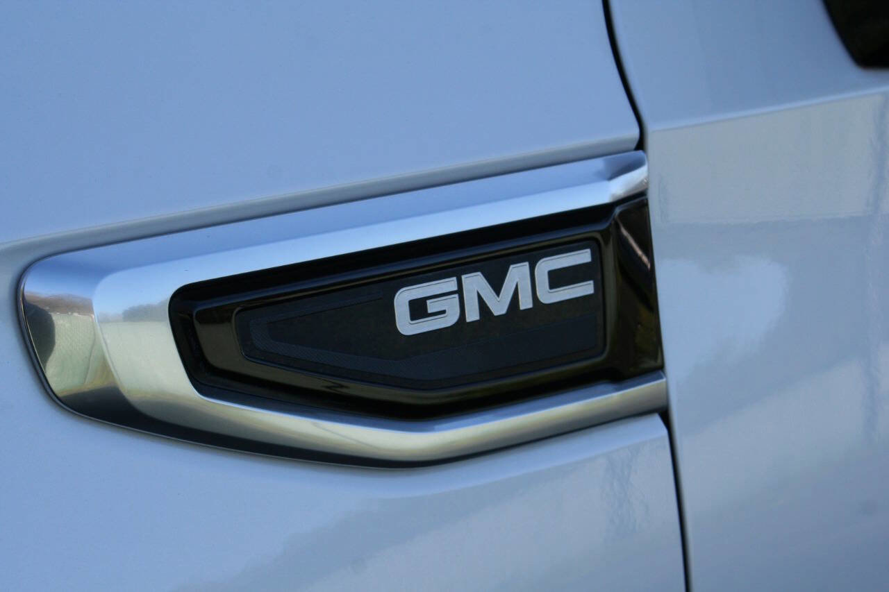 Used 2021 GMC Yukon Denali w/ Denali Premium Package image 53