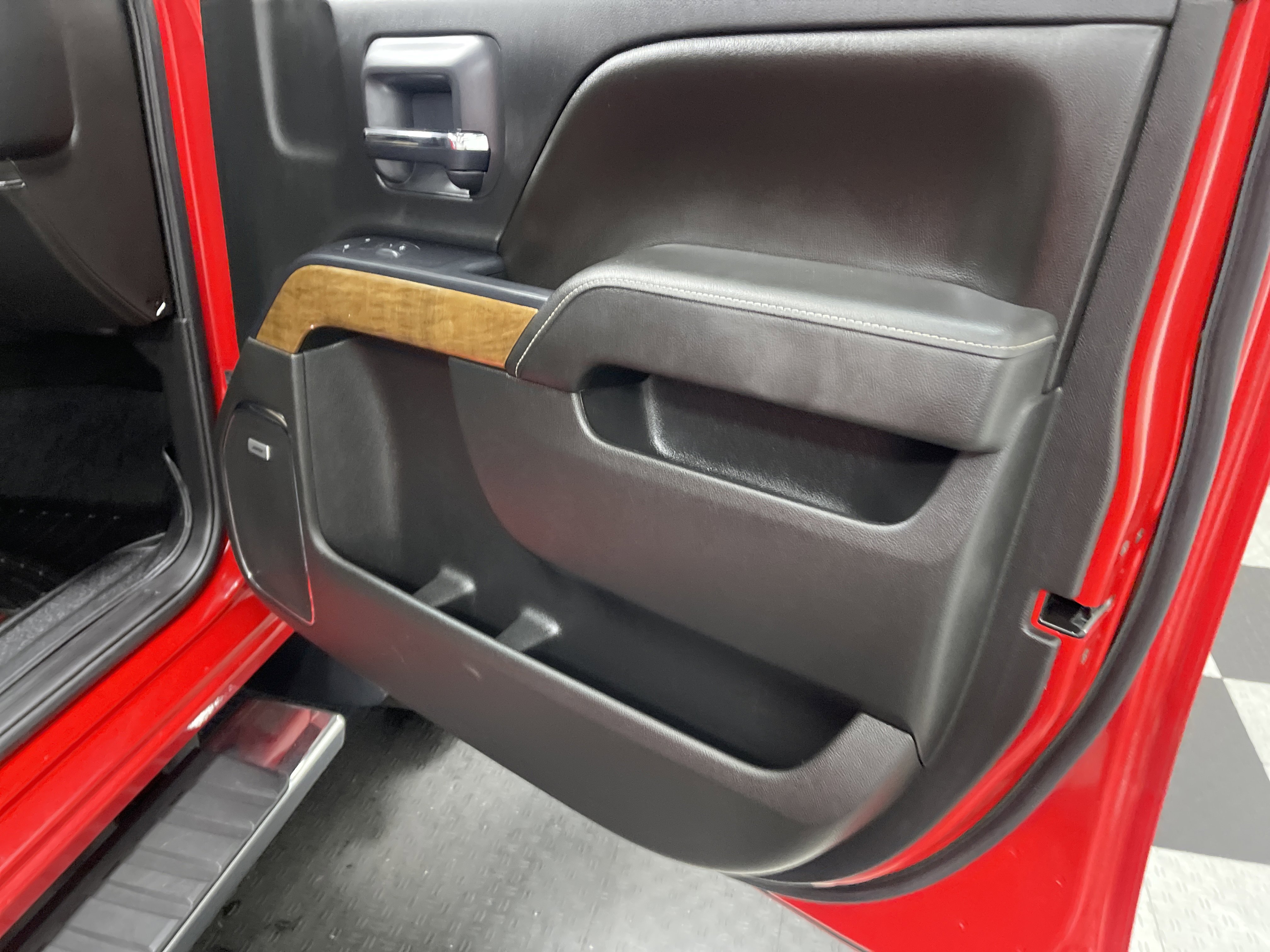 Used 2015 Chevrolet Silverado 2500 LTZ w/ Duramax Plus Package AWD/4WD image 23