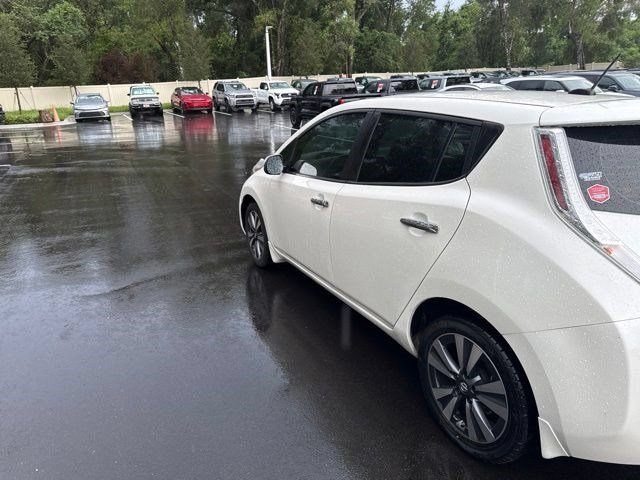 Used 2017 Nissan Leaf SV w/ Premium Package FWD image 7