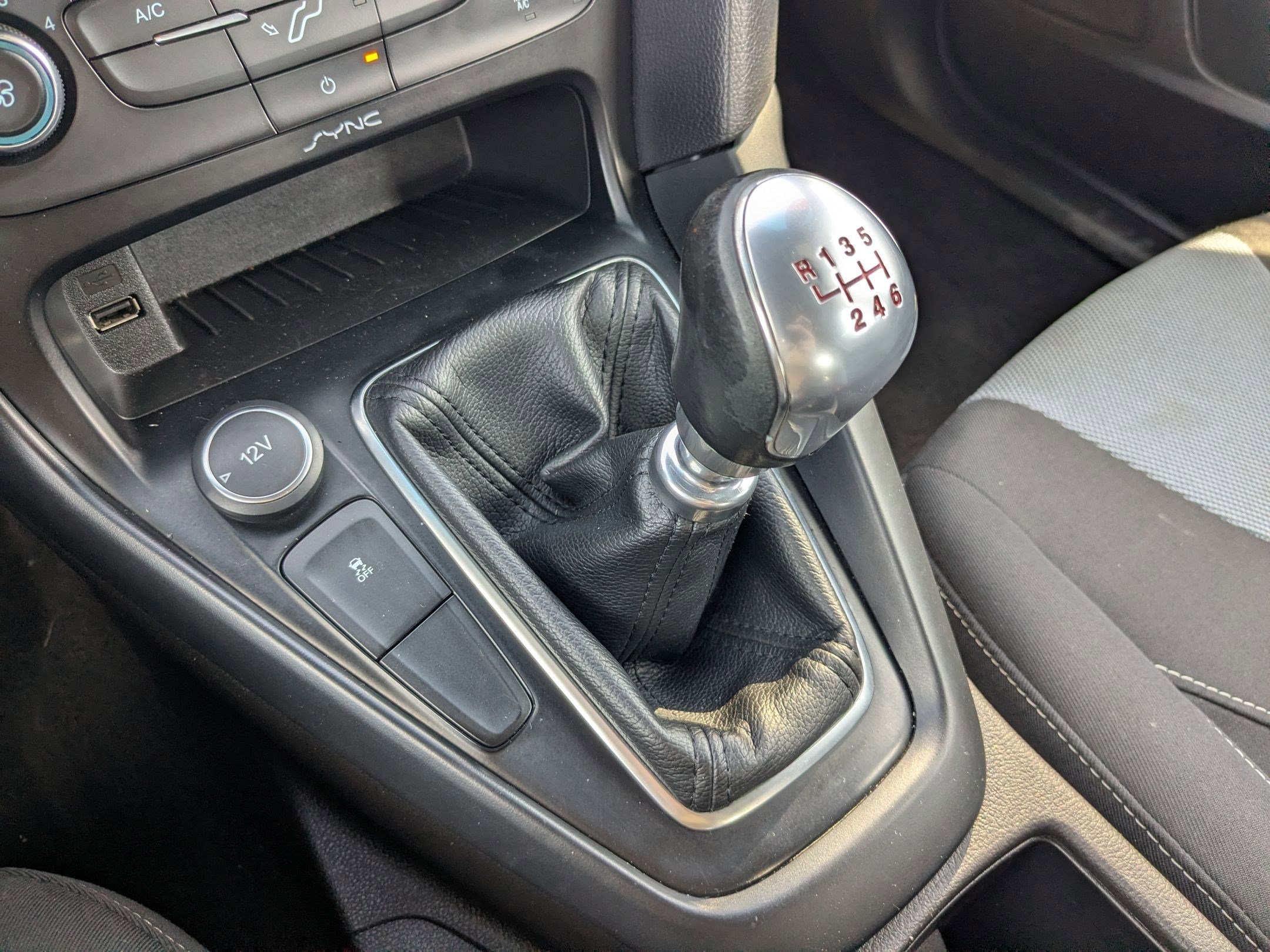 Used 2017 Ford Focus ST image 23