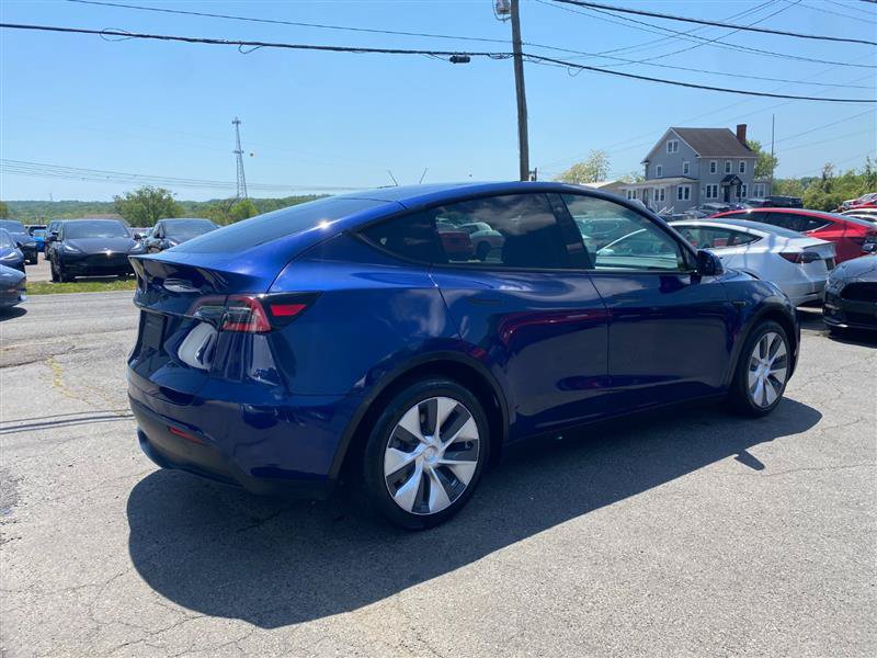 Used 2024 Tesla Model Y Long Range AWD/4WD image 5