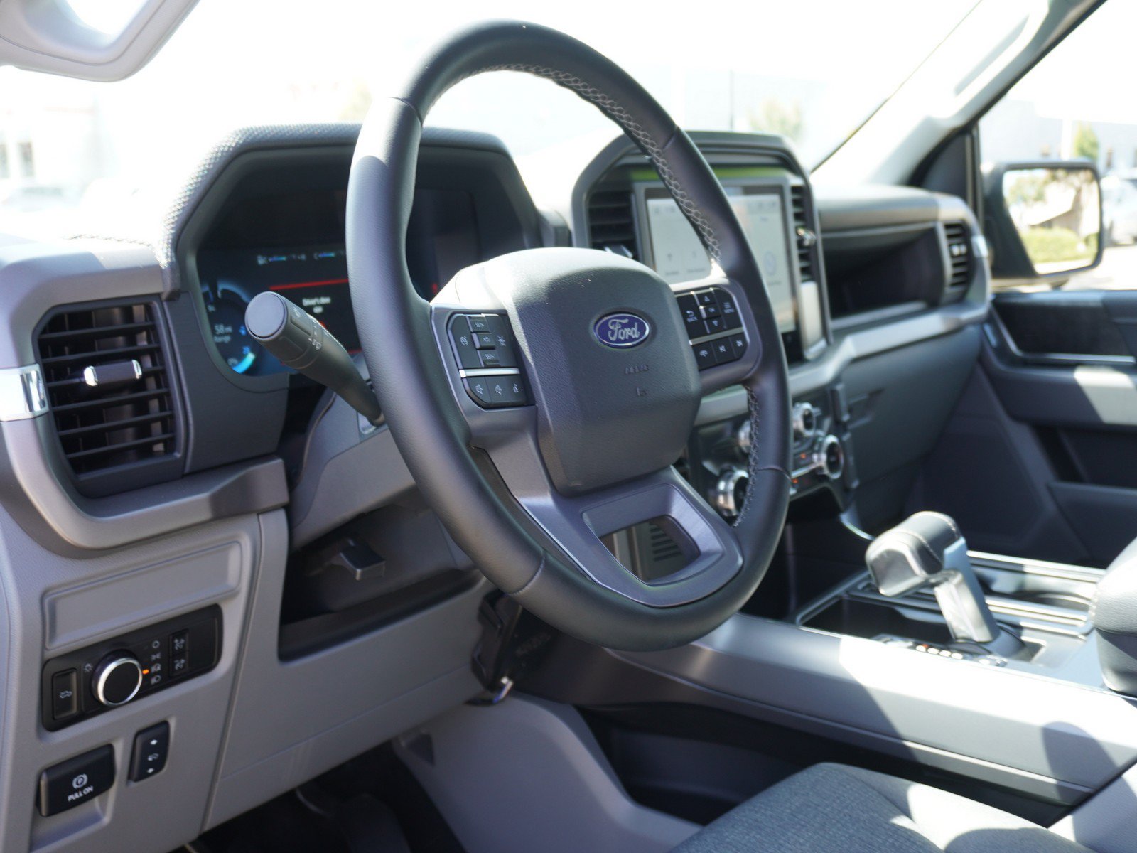 Used 2025 Ford F150 Lightning XLT AWD/4WD image 21