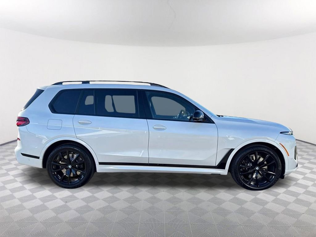 New 2026 BMW X7 M60i image 4