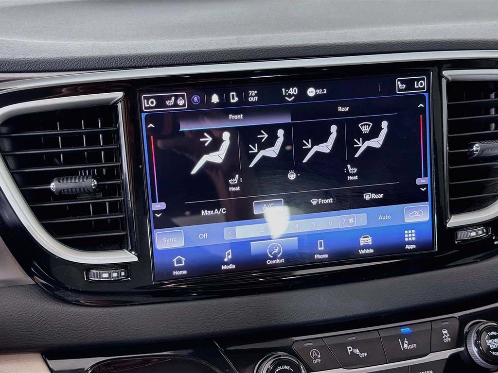 Used 2024 Chrysler Pacifica Touring-L FWD image 38
