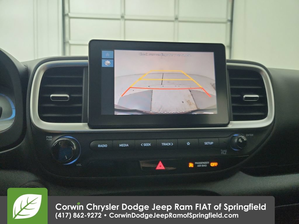 Used 2025 Hyundai Venue SEL FWD image 25