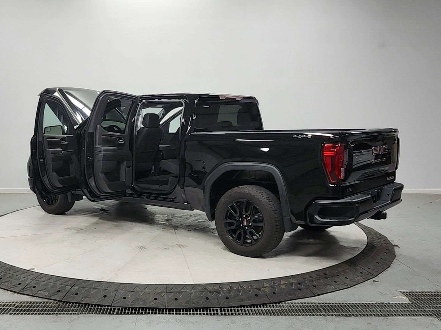 Used 2024 GMC Sierra 1500 Elevation AWD/4WD image 13