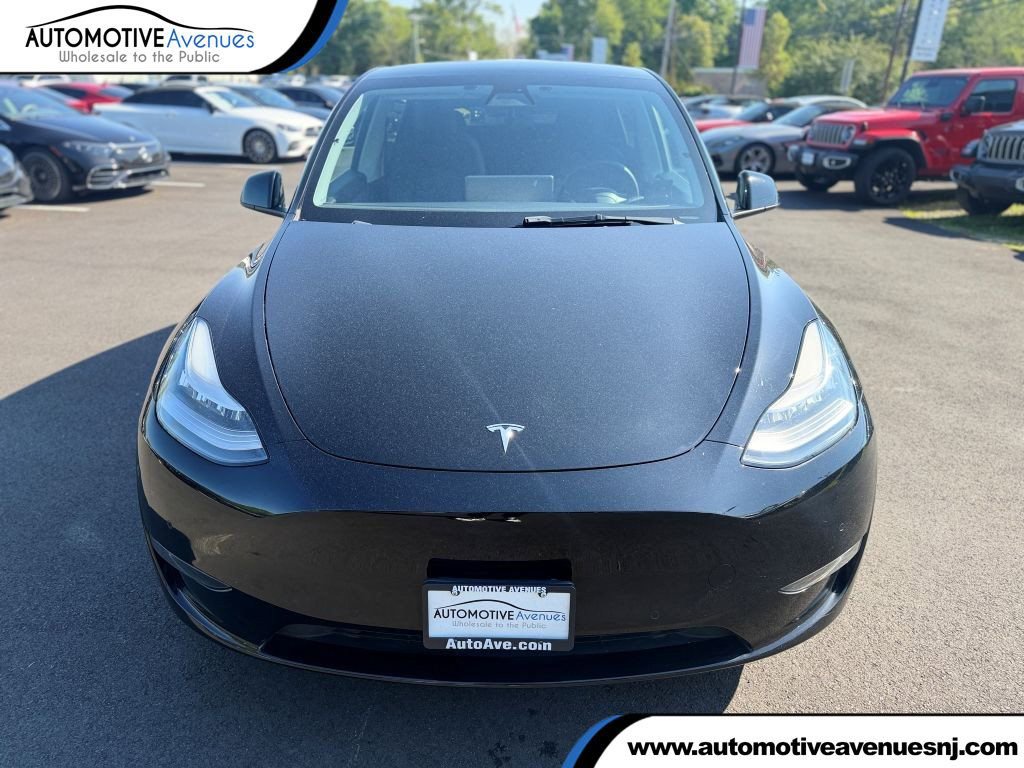 Used 2021 Tesla Model Y Long Range AWD/4WD image 1