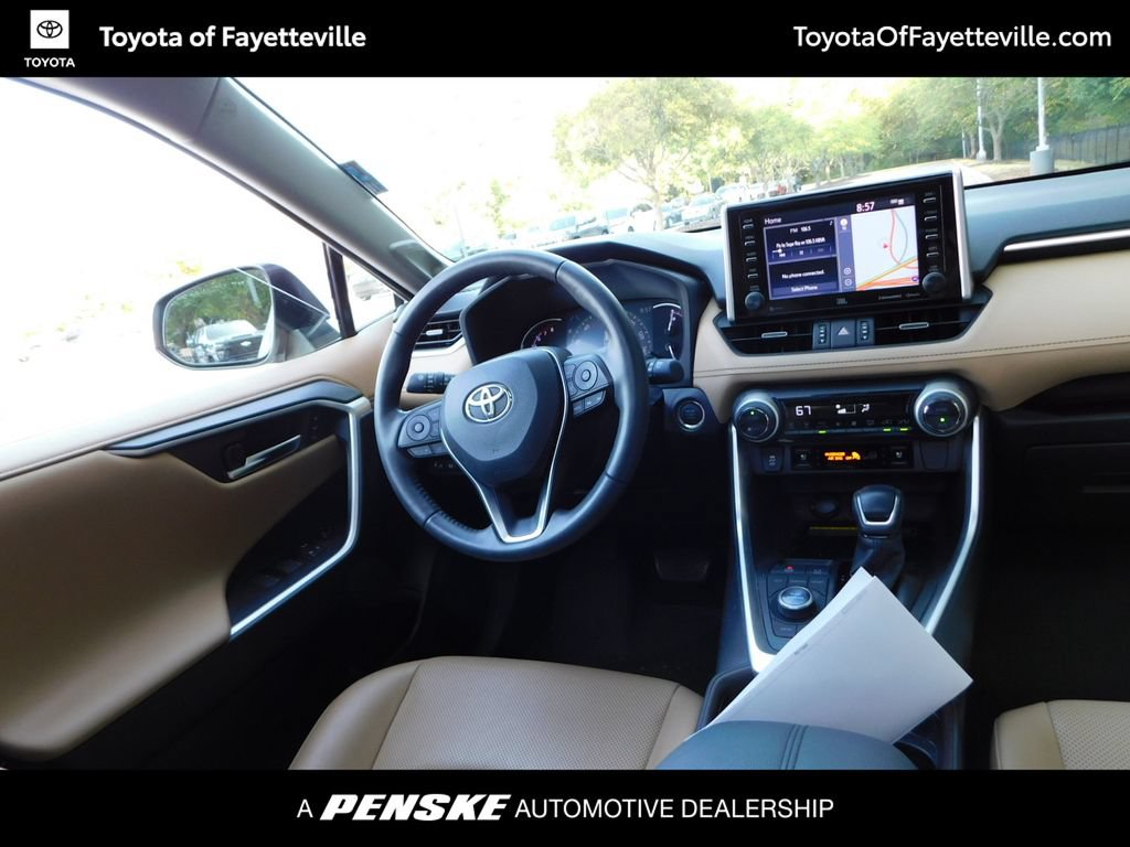 Used 2020 Toyota RAV4 Limited AWD/4WD image 7
