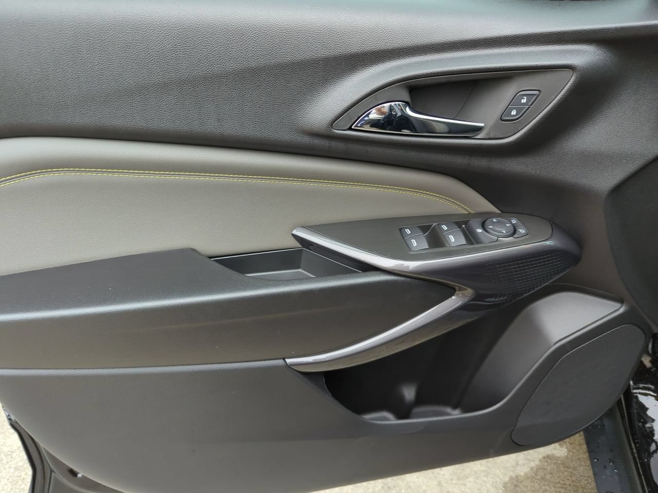 New 2026 Chevrolet Trax ACTIV w/ Sunroof Package FWD image 19