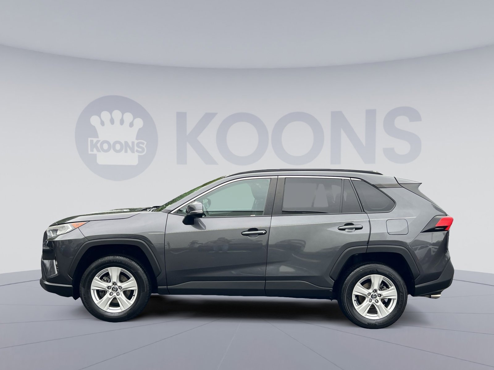 Used 2020 Toyota RAV4 XLE w/ Convenience Package AWD/4WD image 2