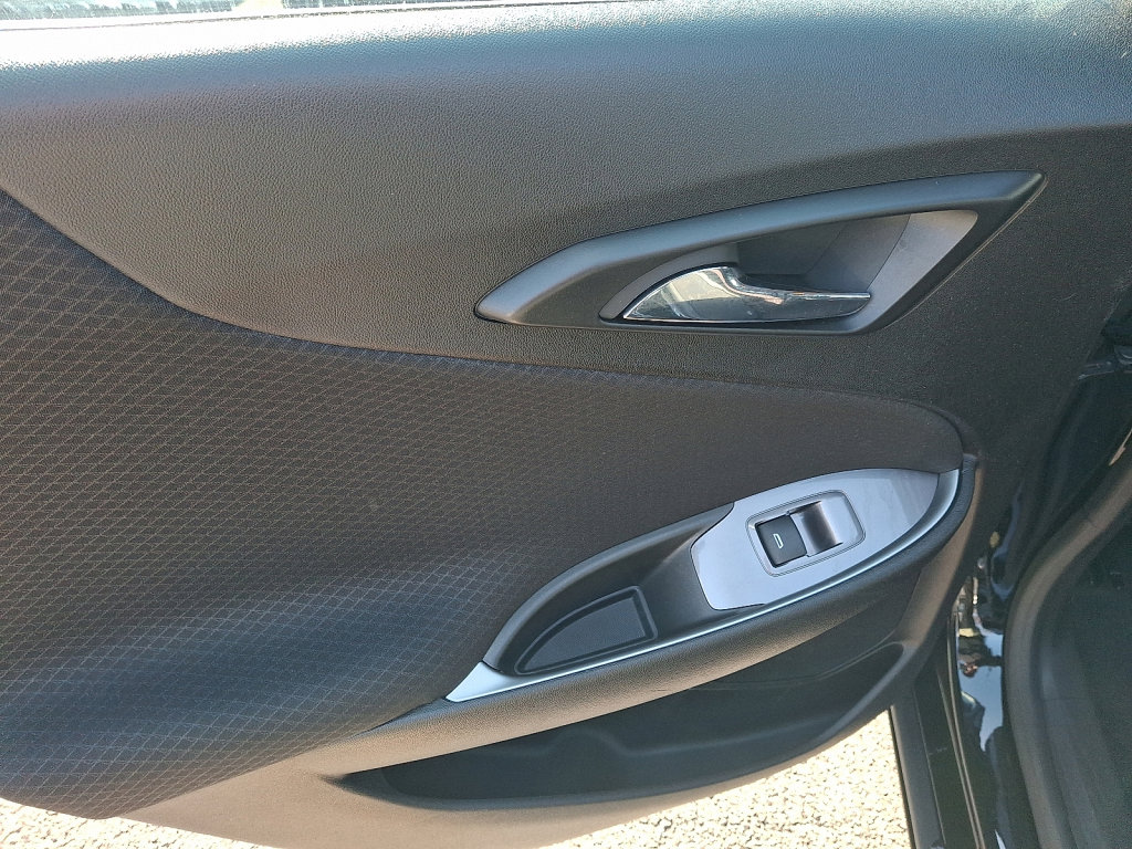 Used 2024 Chevrolet Malibu LT image 18