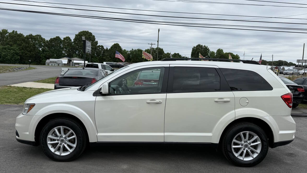 Used 2018 Dodge Journey SXT FWD image 4