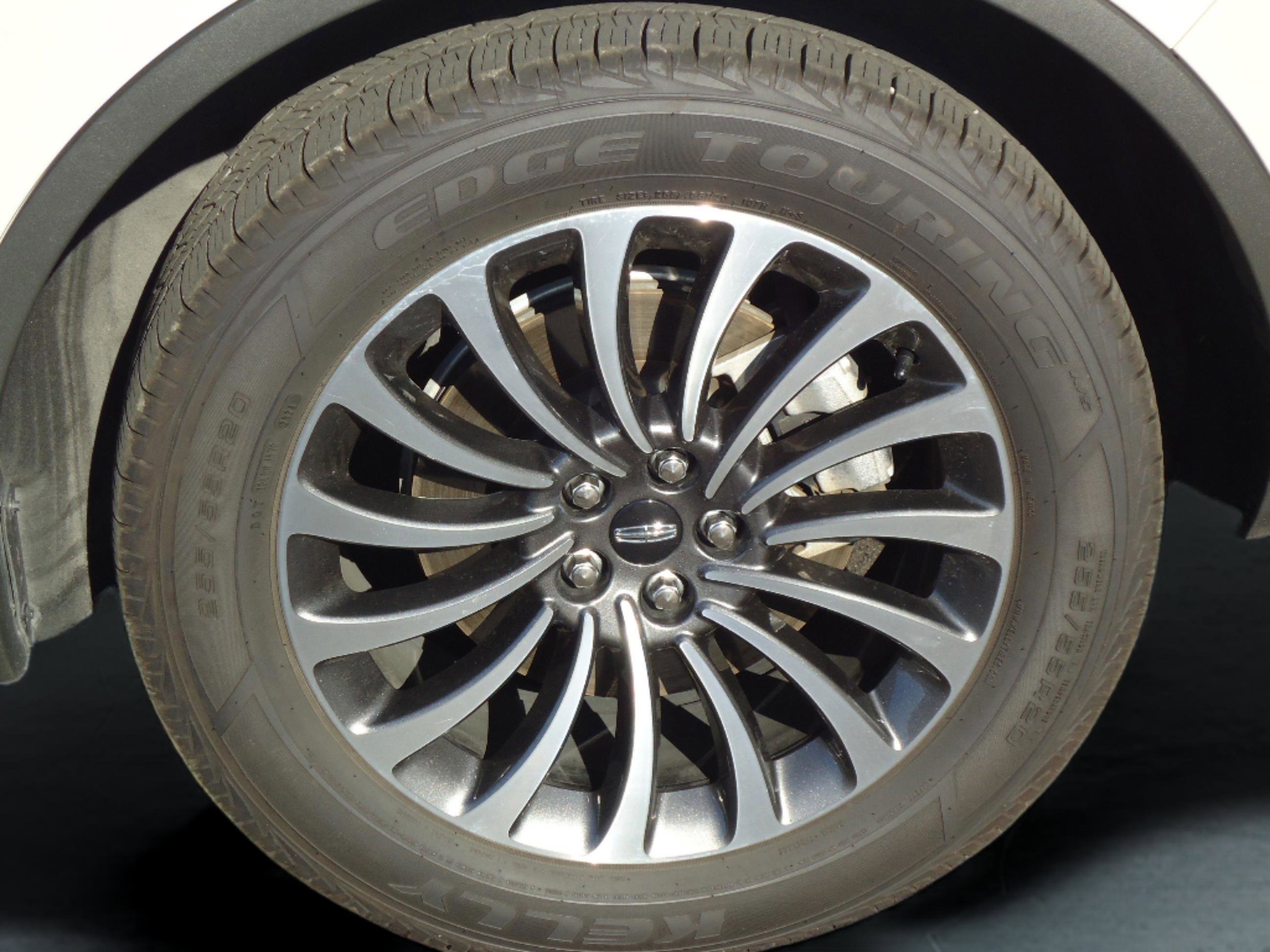 Used 2023 Lincoln Aviator Reserve w/ Class IV Trailer Tow Package image 9