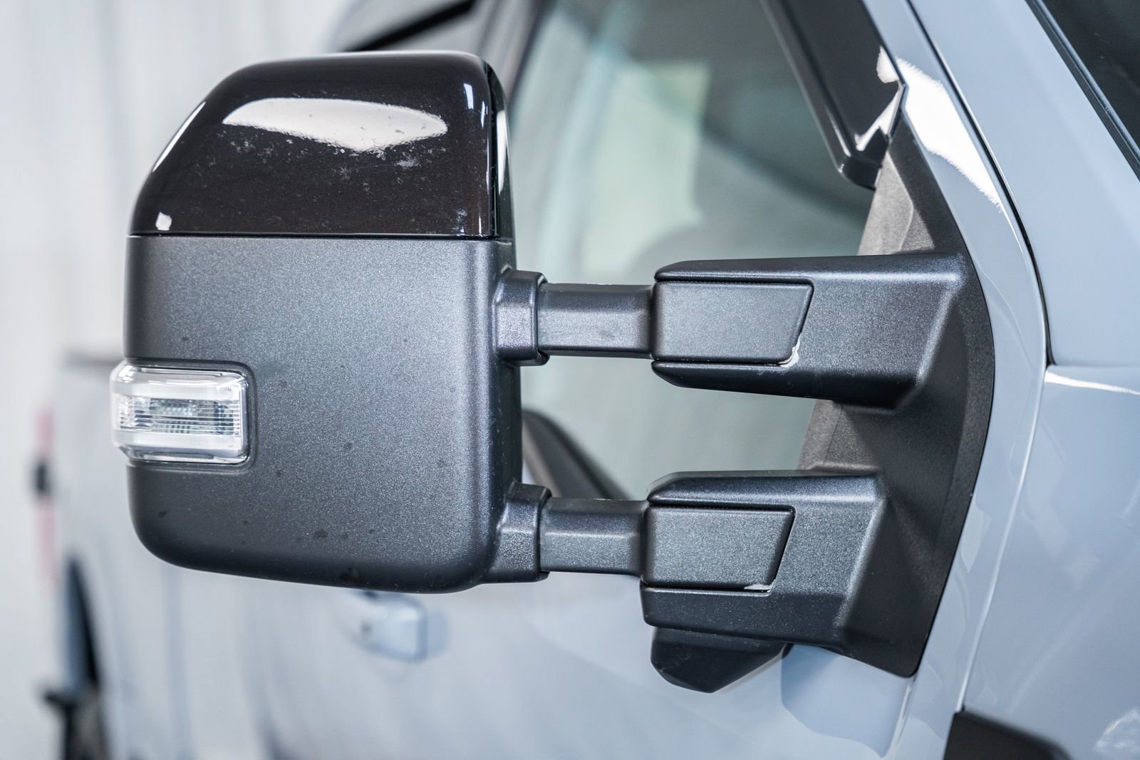 Used 2025 Ford F250 Lariat w/ Black Appearance Package image 14