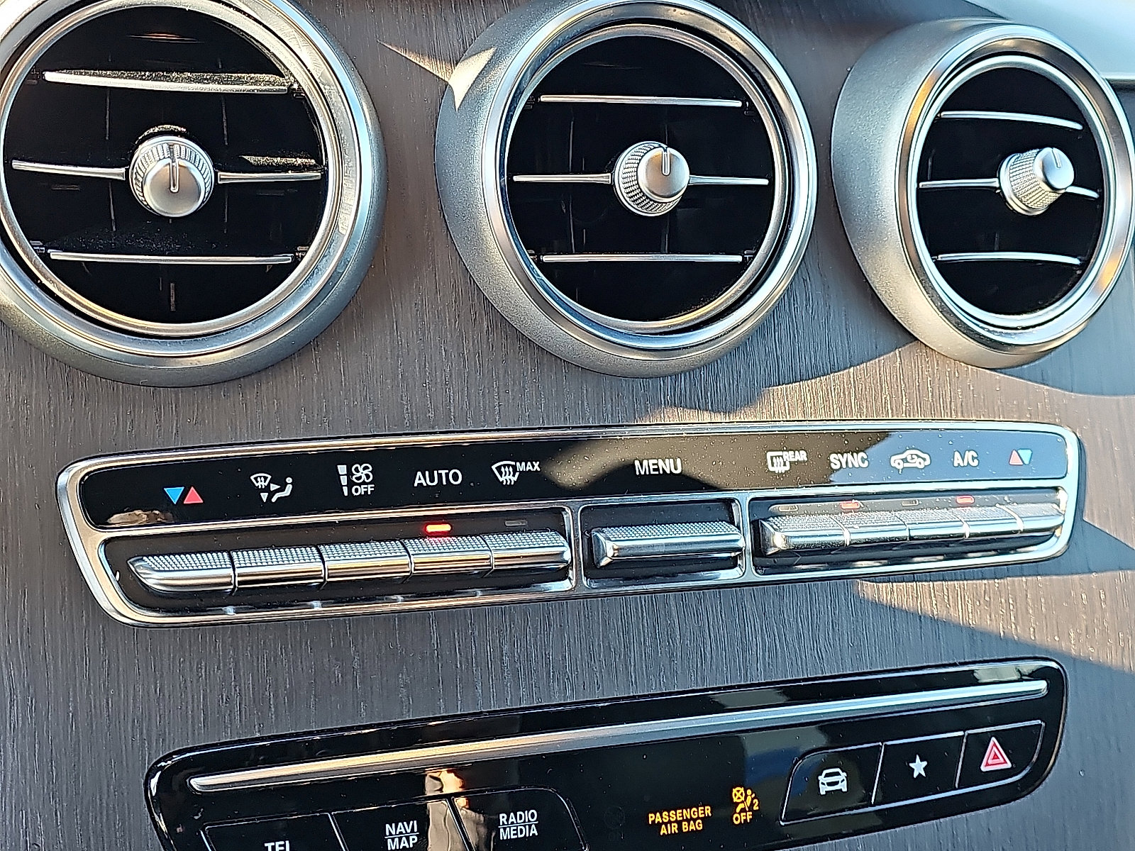 Used 2022 Mercedes-Benz GLC 300 4MATIC image 16