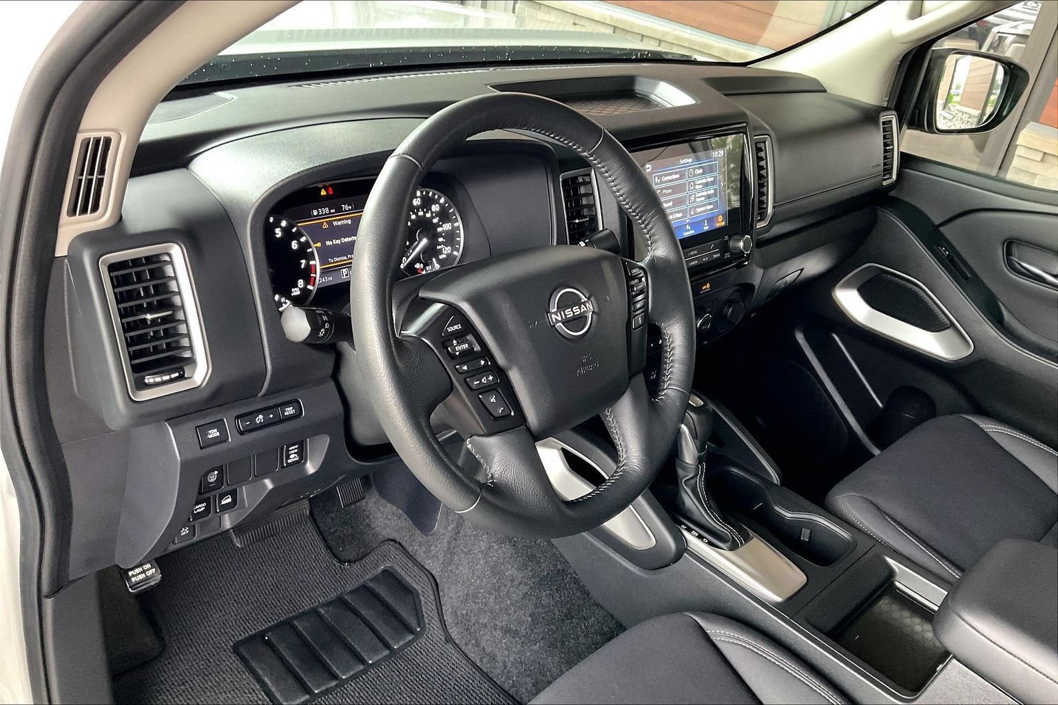 Used 2023 Nissan Frontier SV w/ SV Convenience Package AWD/4WD image 15