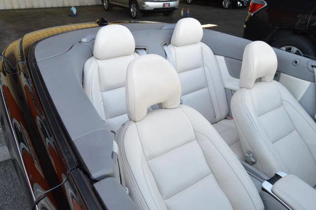 Used 2011 Volvo C70 T5 w/ Convenience Pkg image 41
