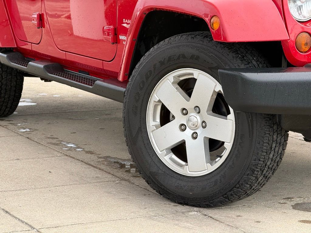 Used 2010 Jeep Wrangler Unlimited Sahara image 10