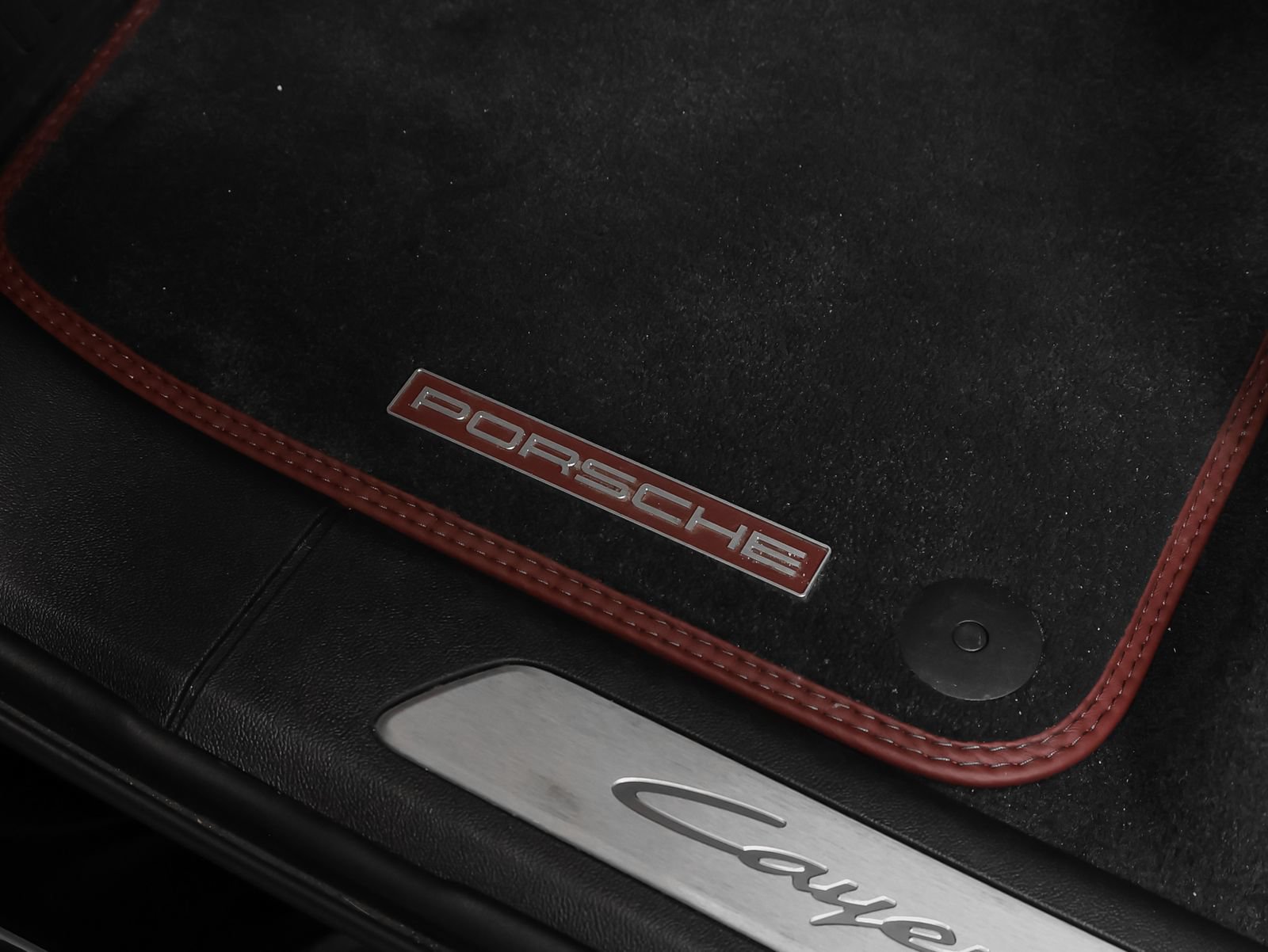 Certified 2024 Porsche Cayenne Turbo AWD/4WD image 41