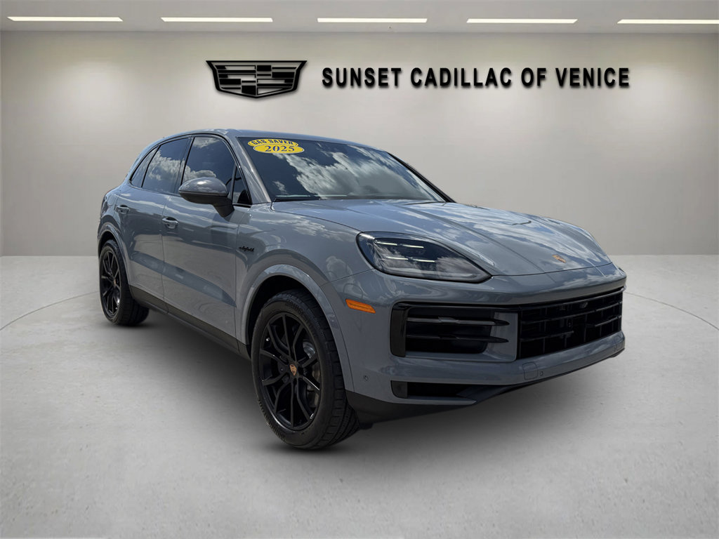 Used 2025 Porsche Cayenne E-Hybrid AWD/4WD image 34