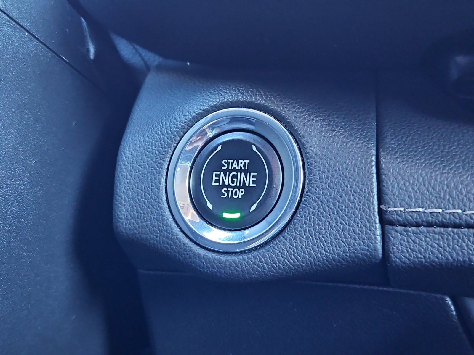 Used 2023 Buick Envision Avenir AWD/4WD image 23