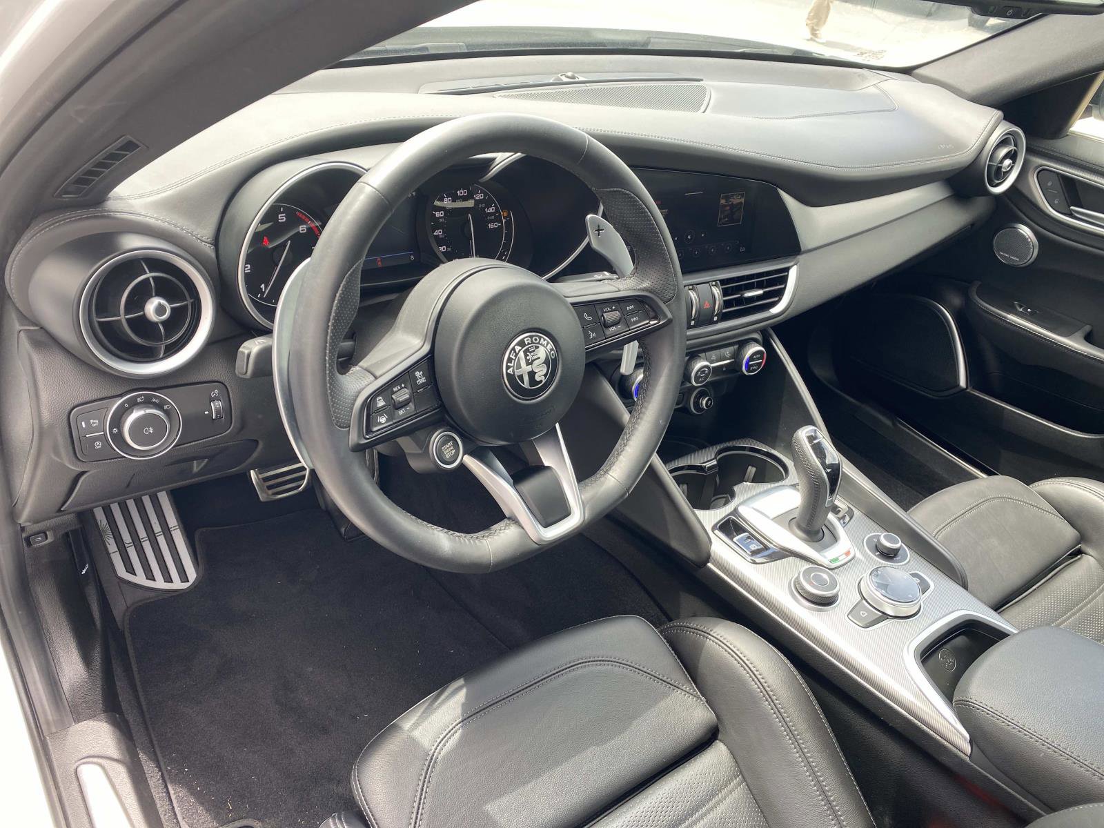 Used 2022 Alfa Romeo Giulia Veloce RWD image 22