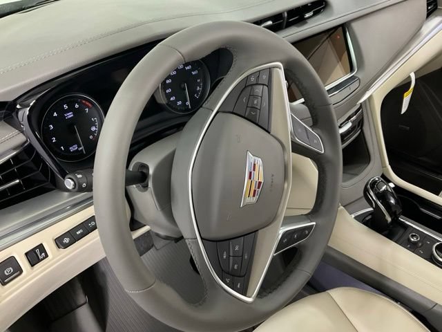 New 2026 Cadillac XT5 Premium Luxury w/ LPO, Floor Liner Package AWD/4WD image 20