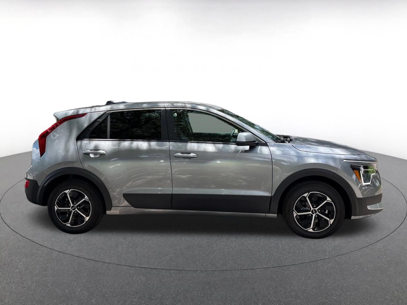 Used 2026 Kia Niro LX FWD image 8