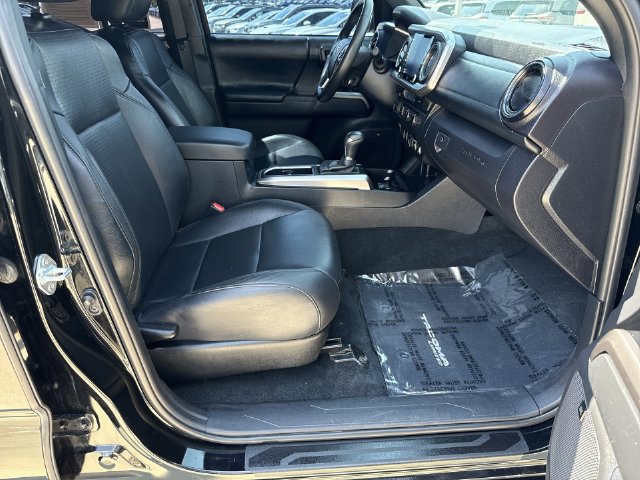 Used 2023 Toyota Tacoma Limited w/ Nightshade Package AWD/4WD image 14