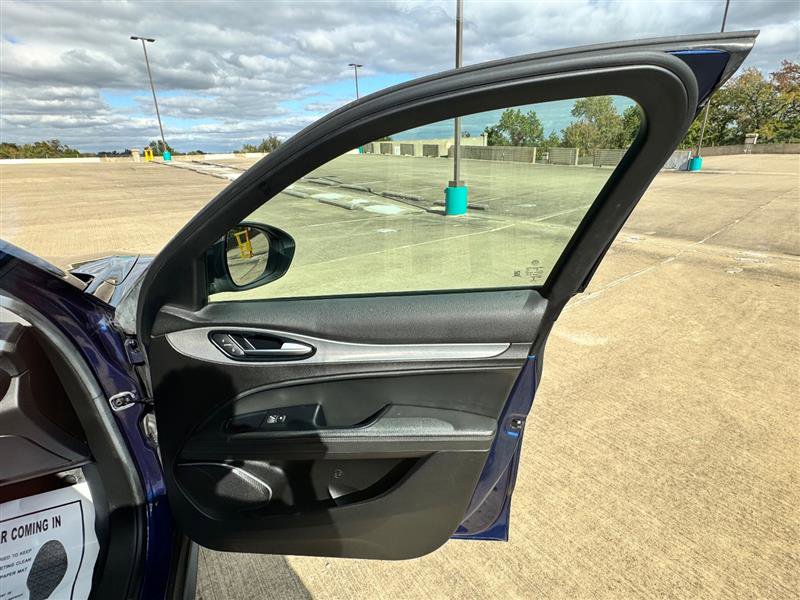 Used 2018 Alfa Romeo Stelvio Sport w/ Cold Weather Package image 33