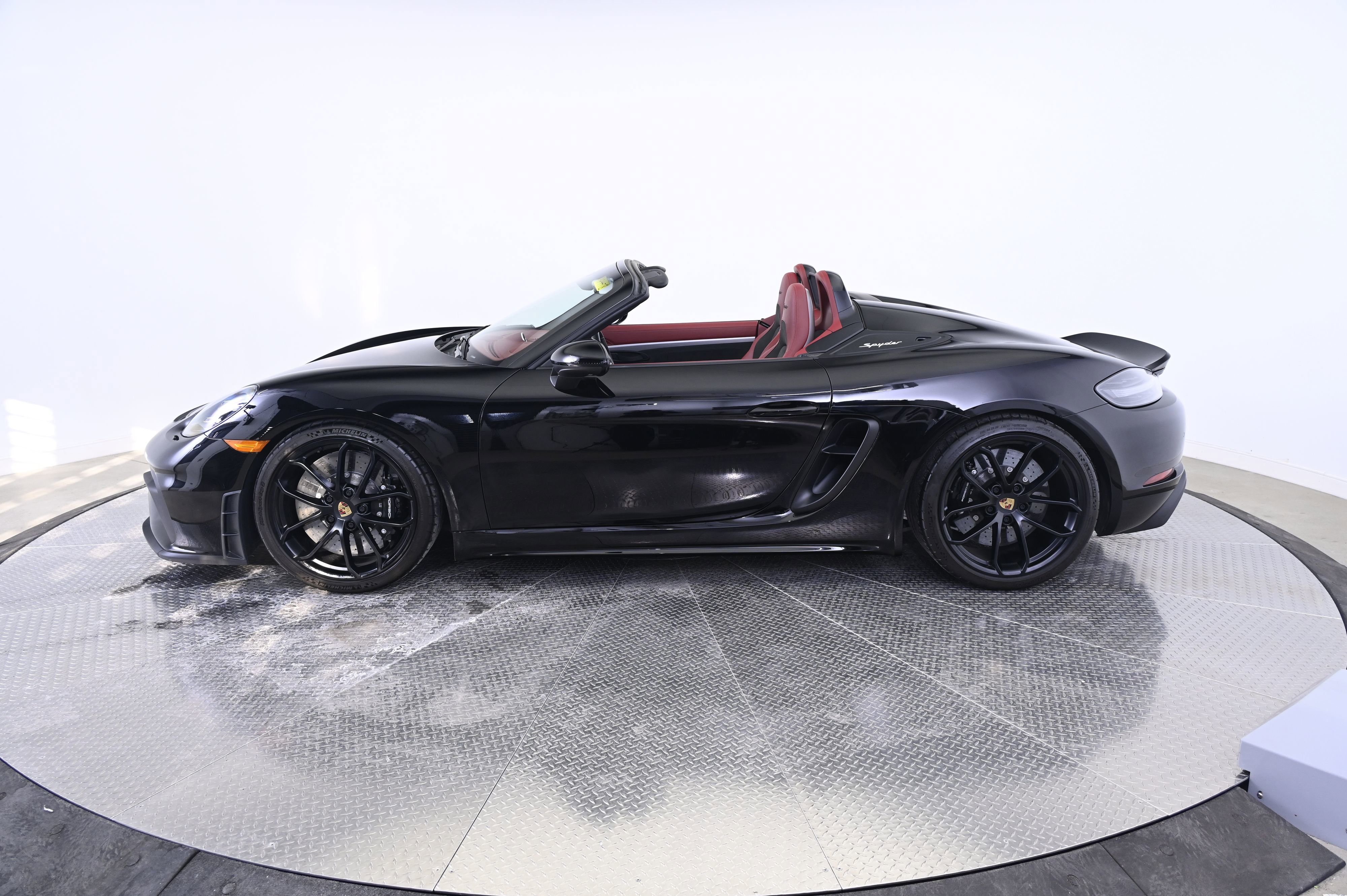 Used 2022 Porsche 718 Boxster Spyder image 2