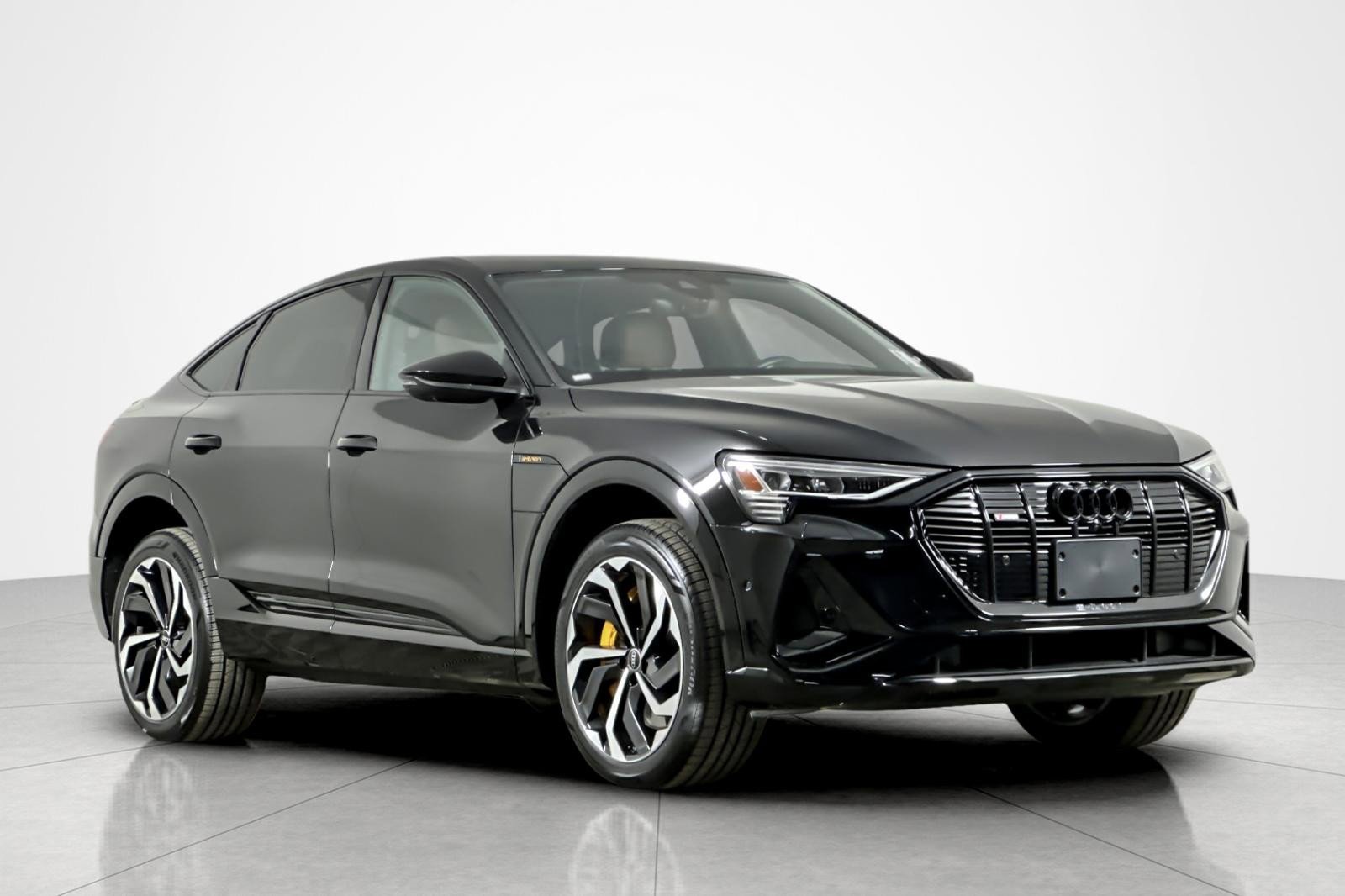 Used 2023 Audi e-tron Premium Plus w/ Premium Plus Package image 7