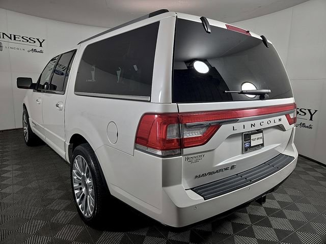 Used 2017 Lincoln Navigator L Reserve AWD/4WD image 7