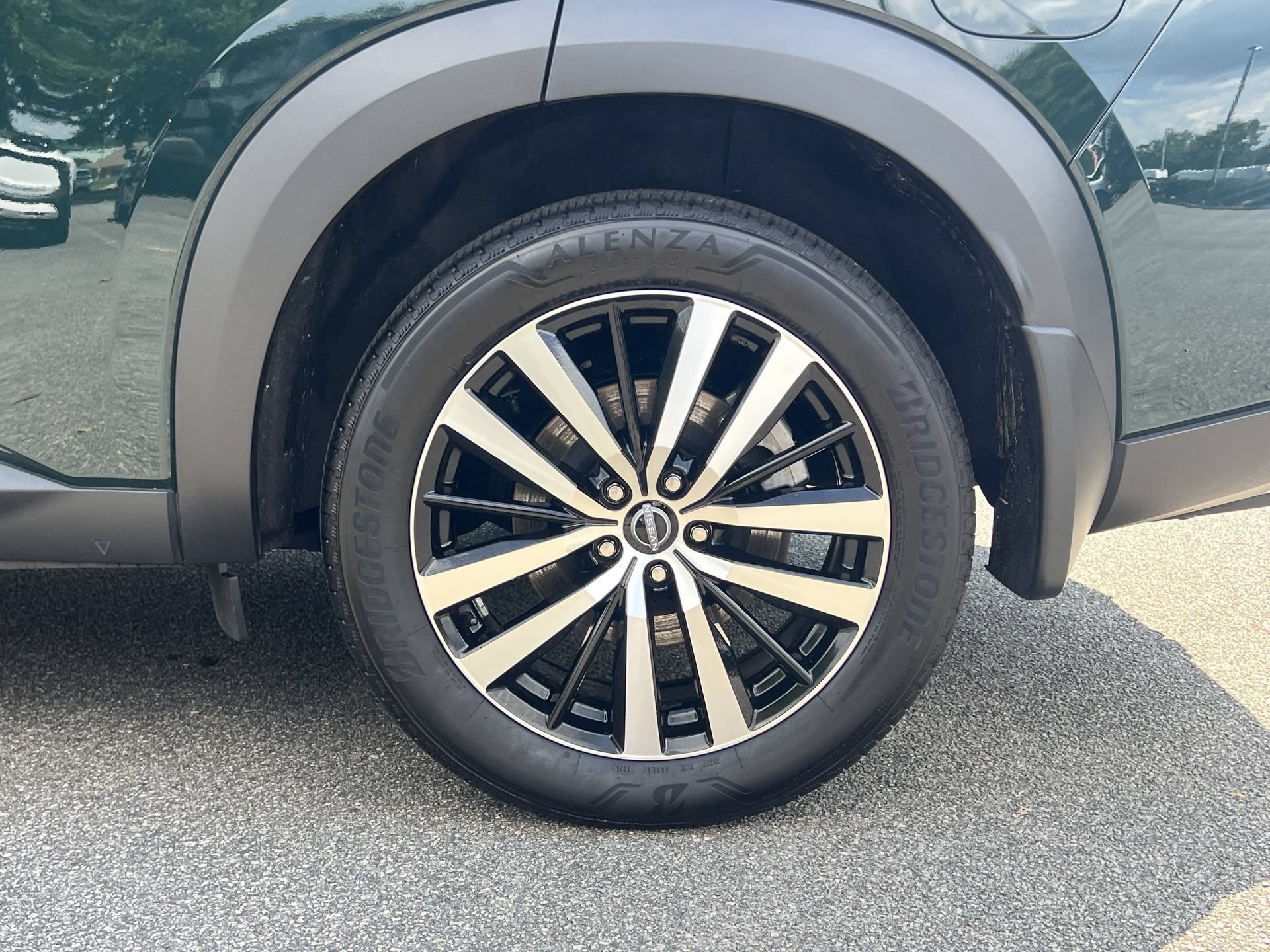 Certified 2025 Nissan Pathfinder Platinum FWD image 34