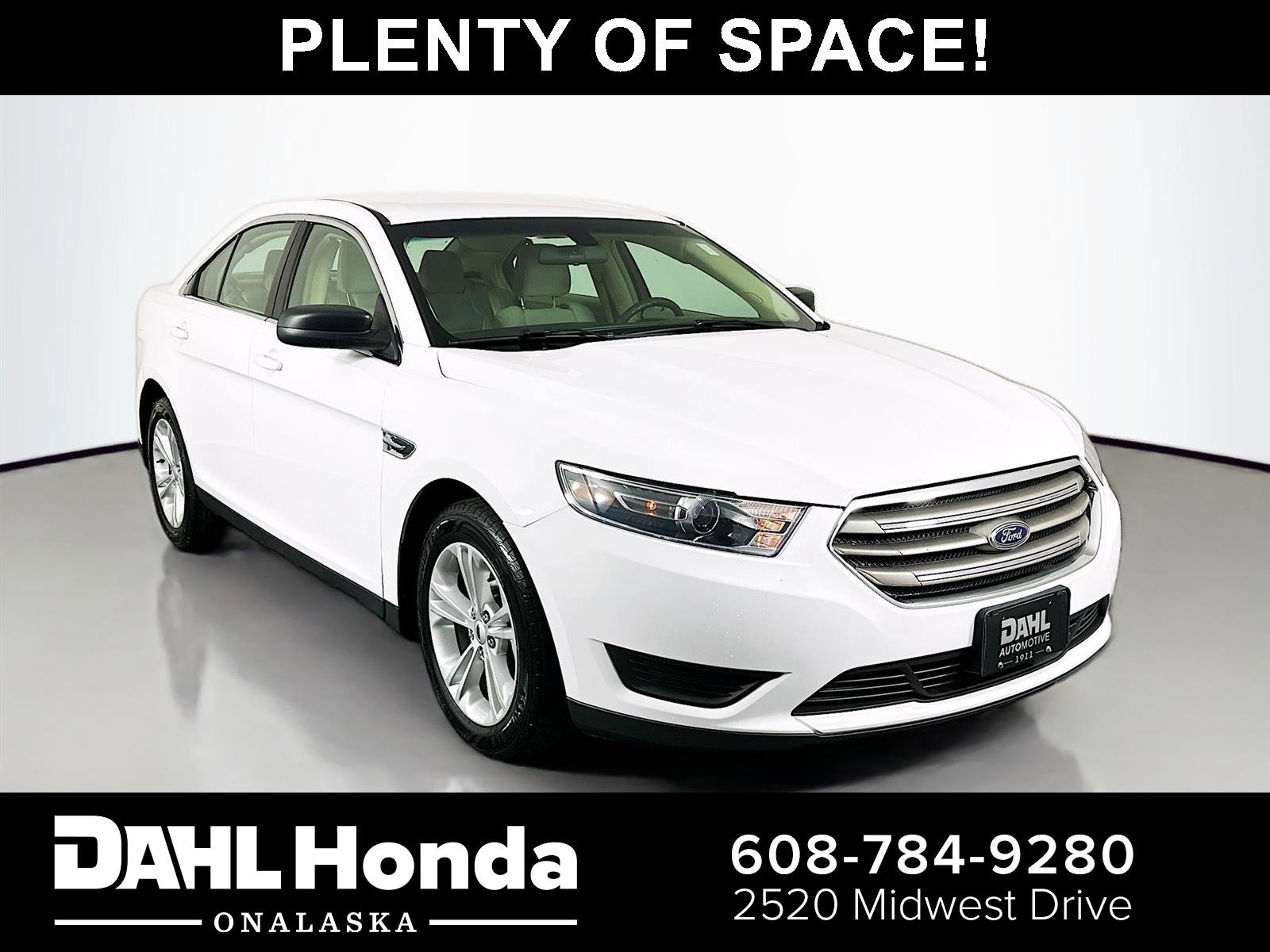 Used 2018 Ford Taurus SE FWD image 1