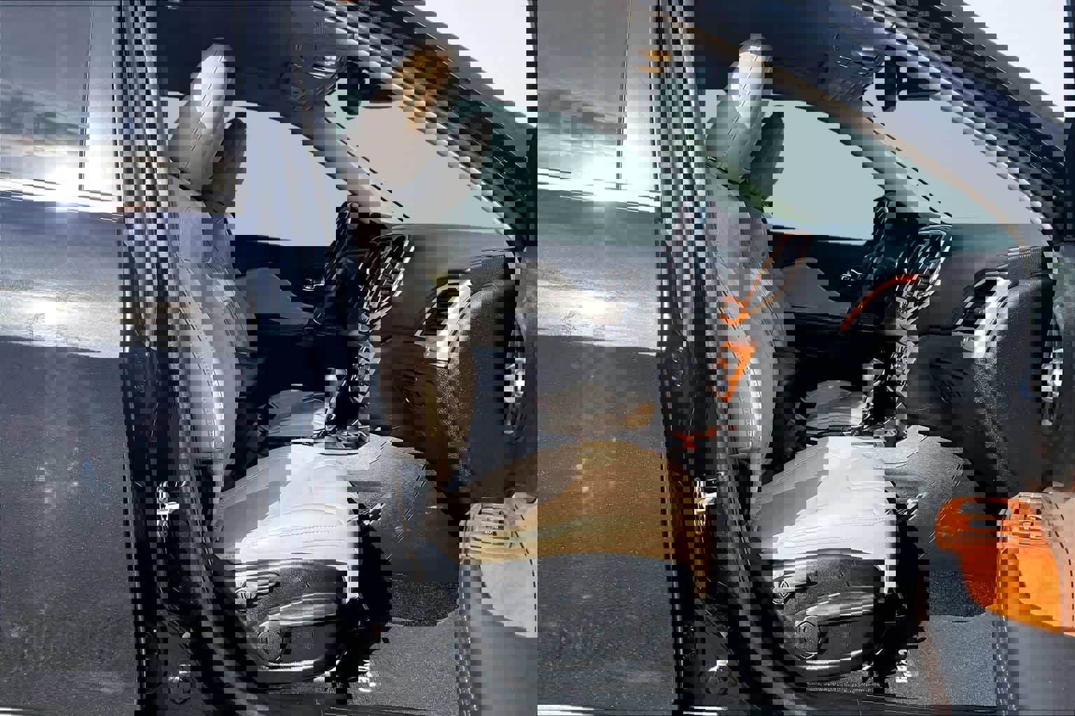 Used 2015 Jeep Cherokee Limited w/ Luxury Group image 14