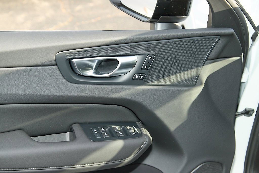 New 2026 Volvo XC60 B5 Core image 11