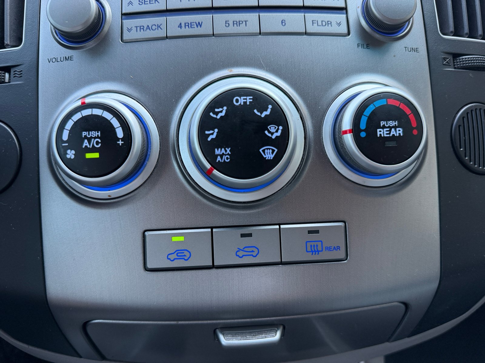 Used 2012 Hyundai Veracruz GLS FWD image 11