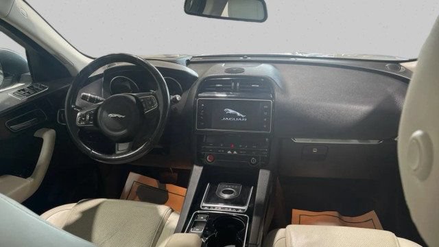 Used 2017 Jaguar F-PACE Prestige AWD/4WD image 15