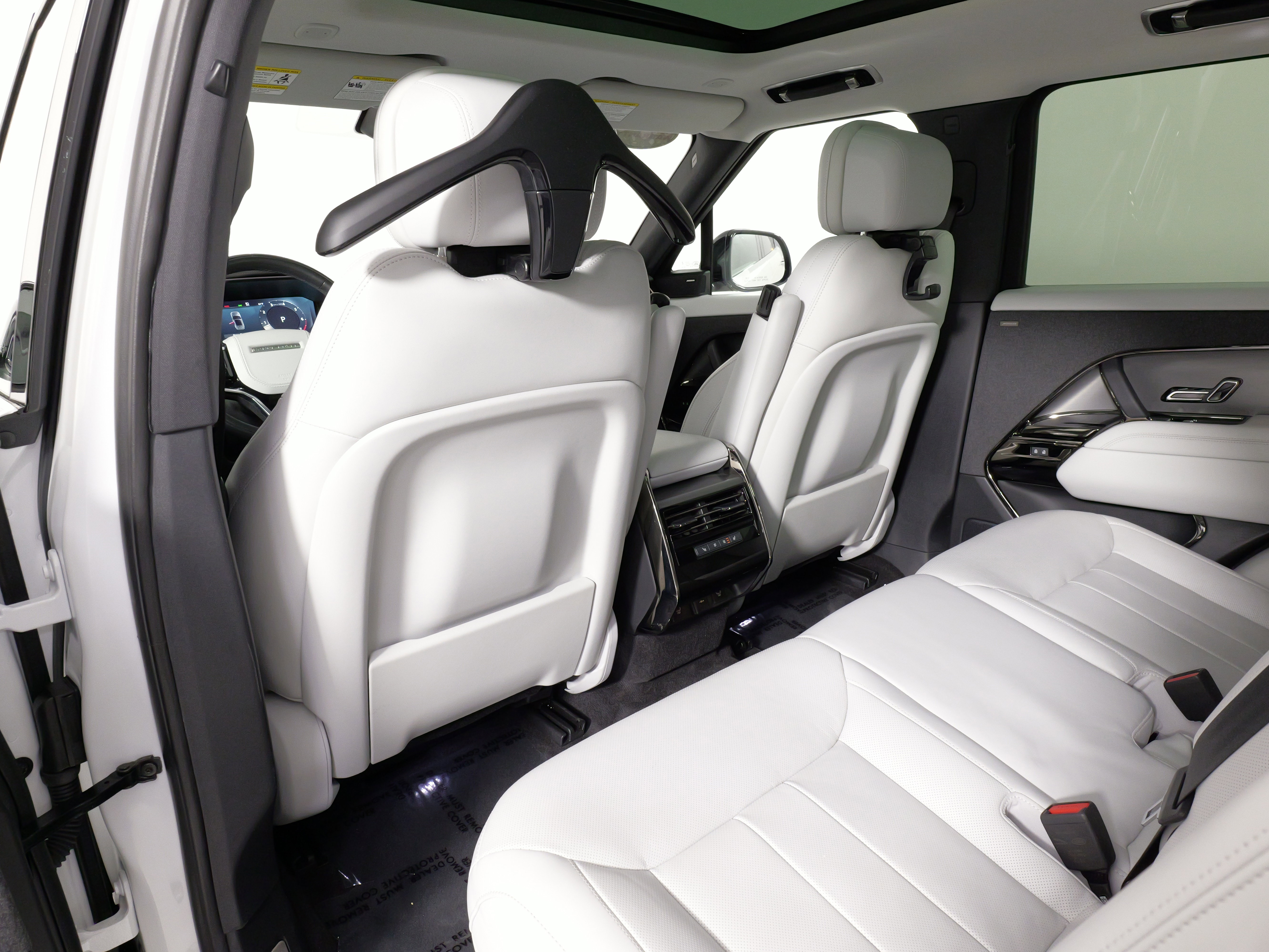 Used 2023 Land Rover Range Rover Sport SE image 35