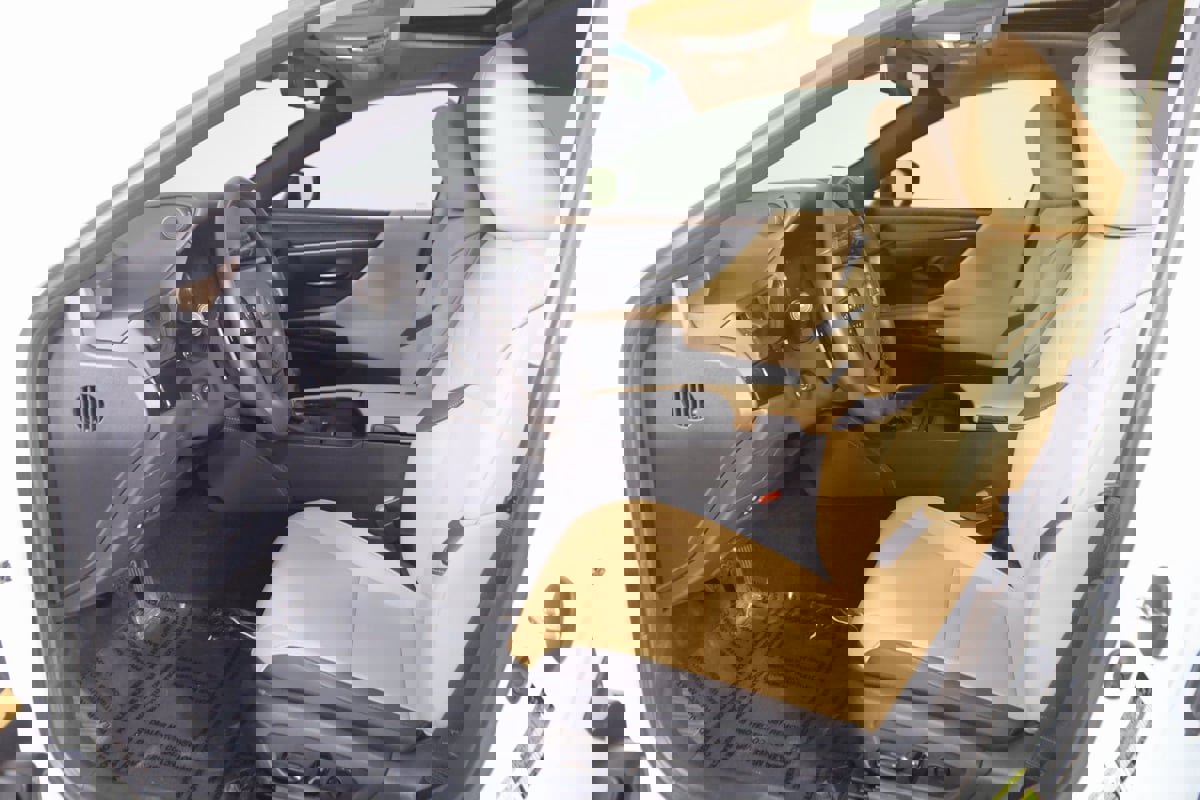 Used 2025 Lexus ES 300h F Sport w/ Accessory Package (Z1) image 12