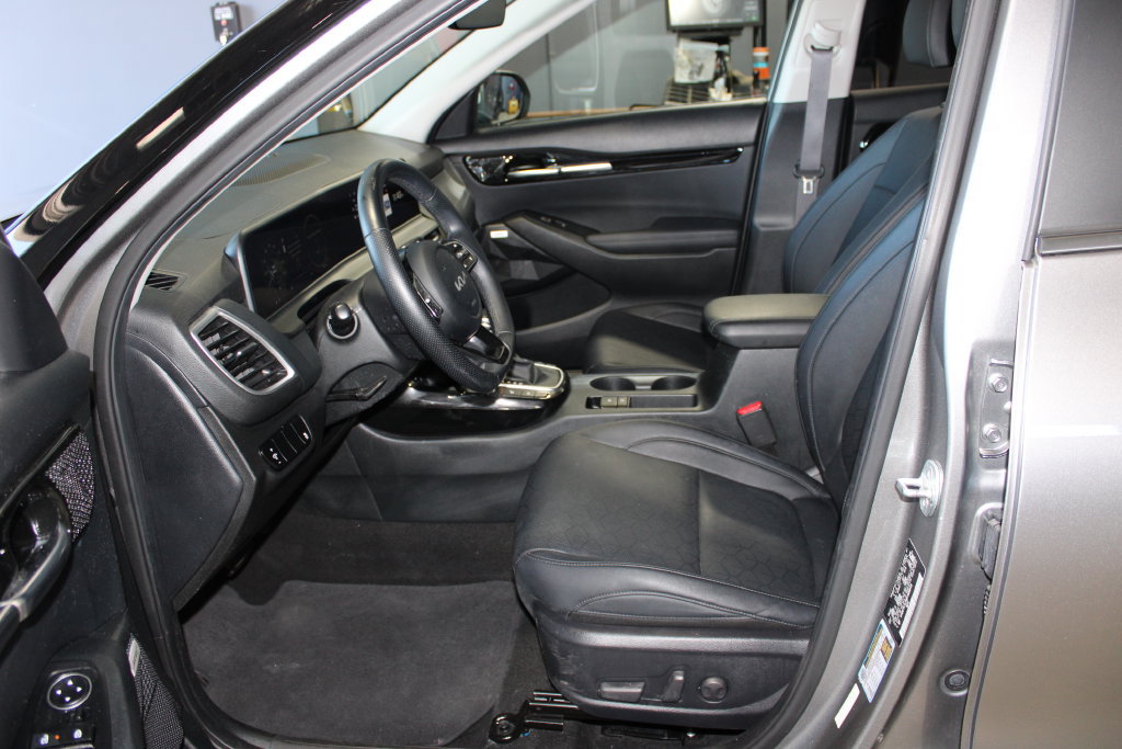 Used 2024 Kia Seltos SX AWD/4WD image 7