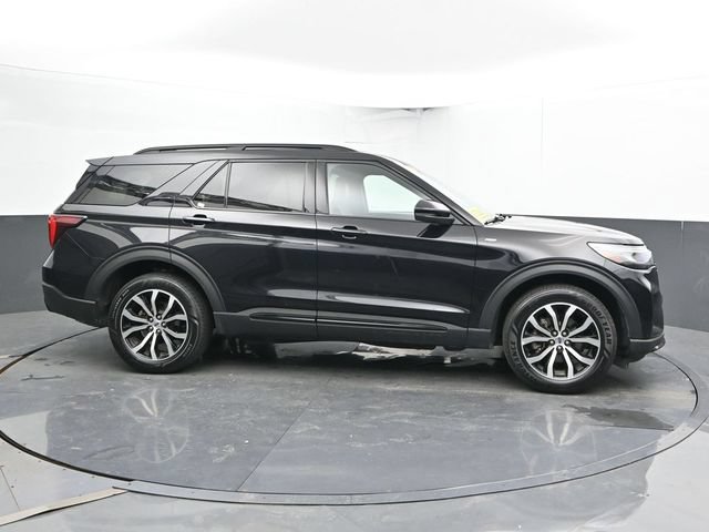 Used 2025 Ford Explorer ST-Line AWD/4WD image 4