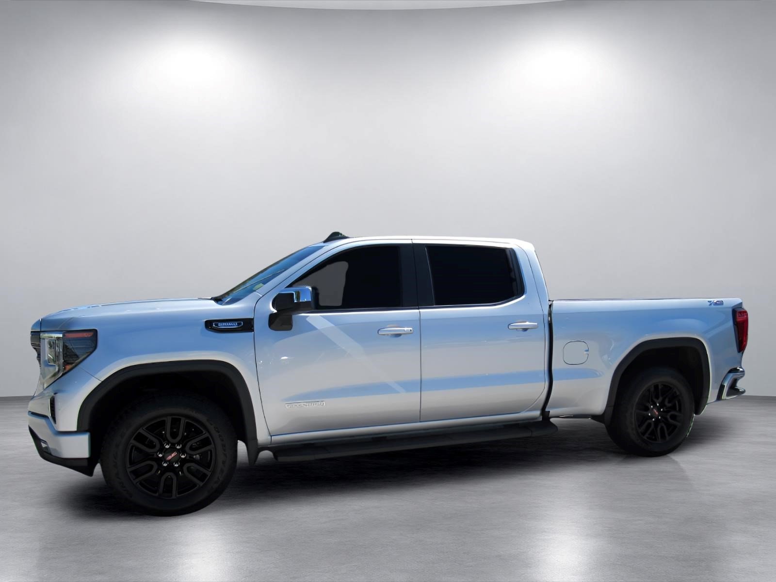 Used 2022 GMC Sierra 1500 Elevation w/ Preferred Package AWD/4WD image 4