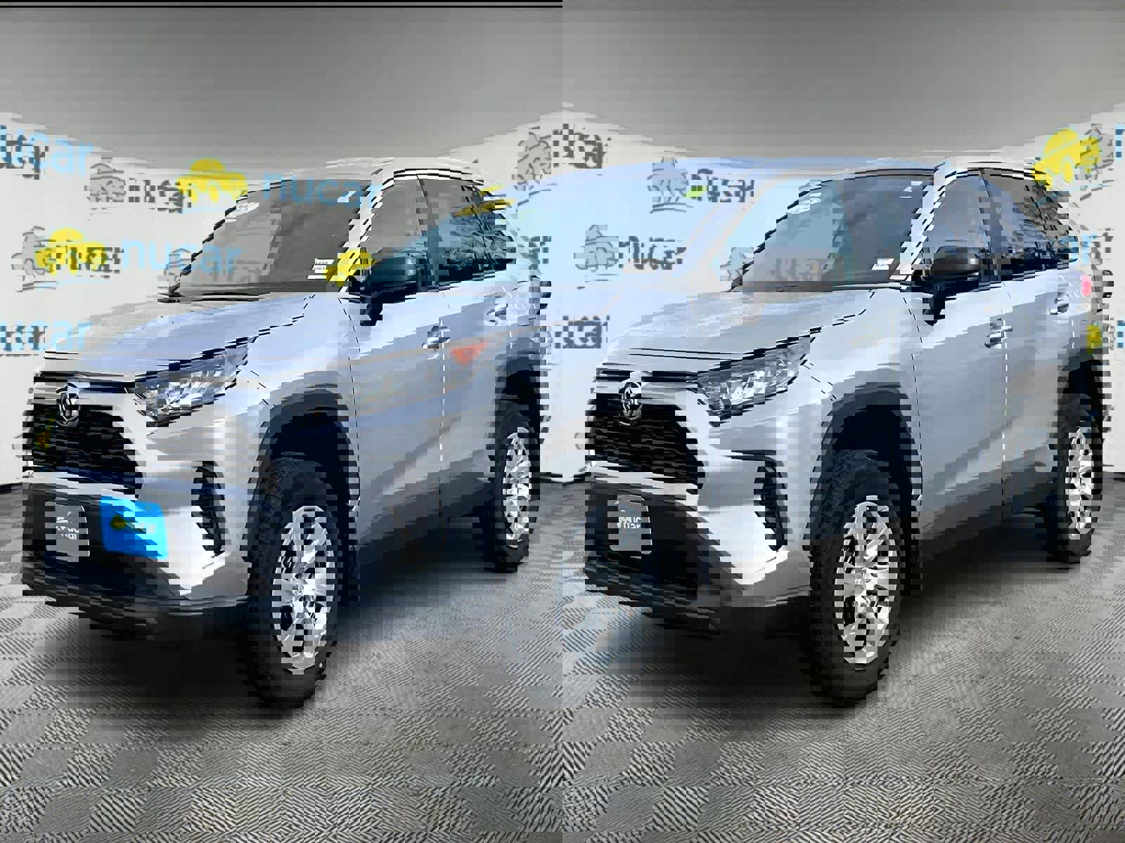 Used 2022 Toyota RAV4 LE image 3