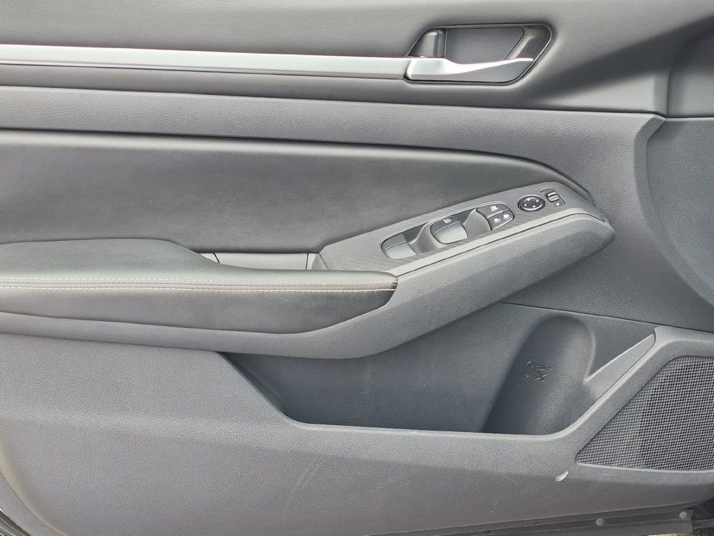 Used 2022 Nissan Altima 2.5 SV FWD image 13