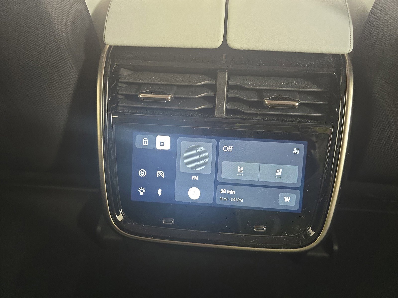 Used 2024 Rivian R1S Adventure AWD/4WD image 31