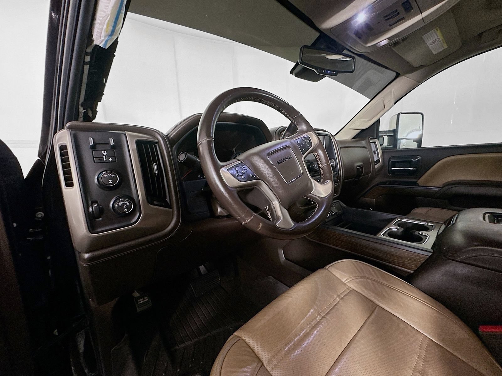 Used 2019 GMC Sierra 2500 Denali w/ Duramax Plus Package AWD/4WD image 9