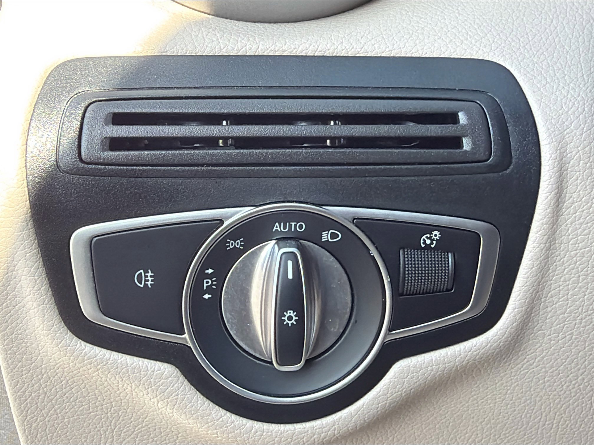 Used 2022 Mercedes-Benz GLC 300 image 35