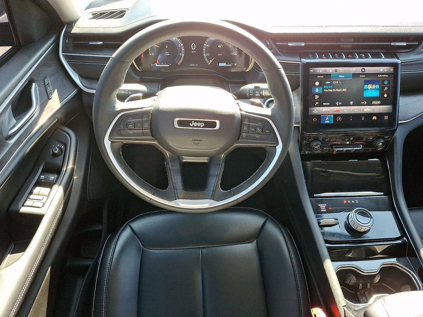 Used 2023 Jeep Grand Cherokee Limited w/ Black Appearance Package image 13